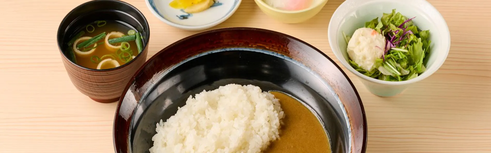 アパホテル〈飯田橋駅南〉
