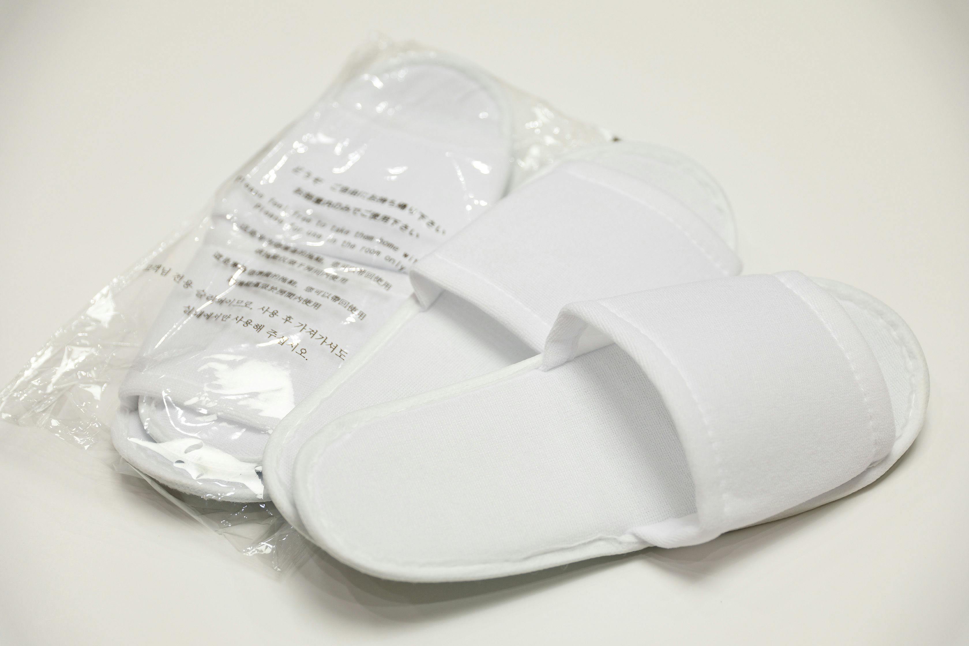 使い捨てスリッパ