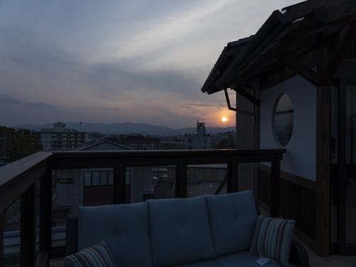 屋上テラス（夕）