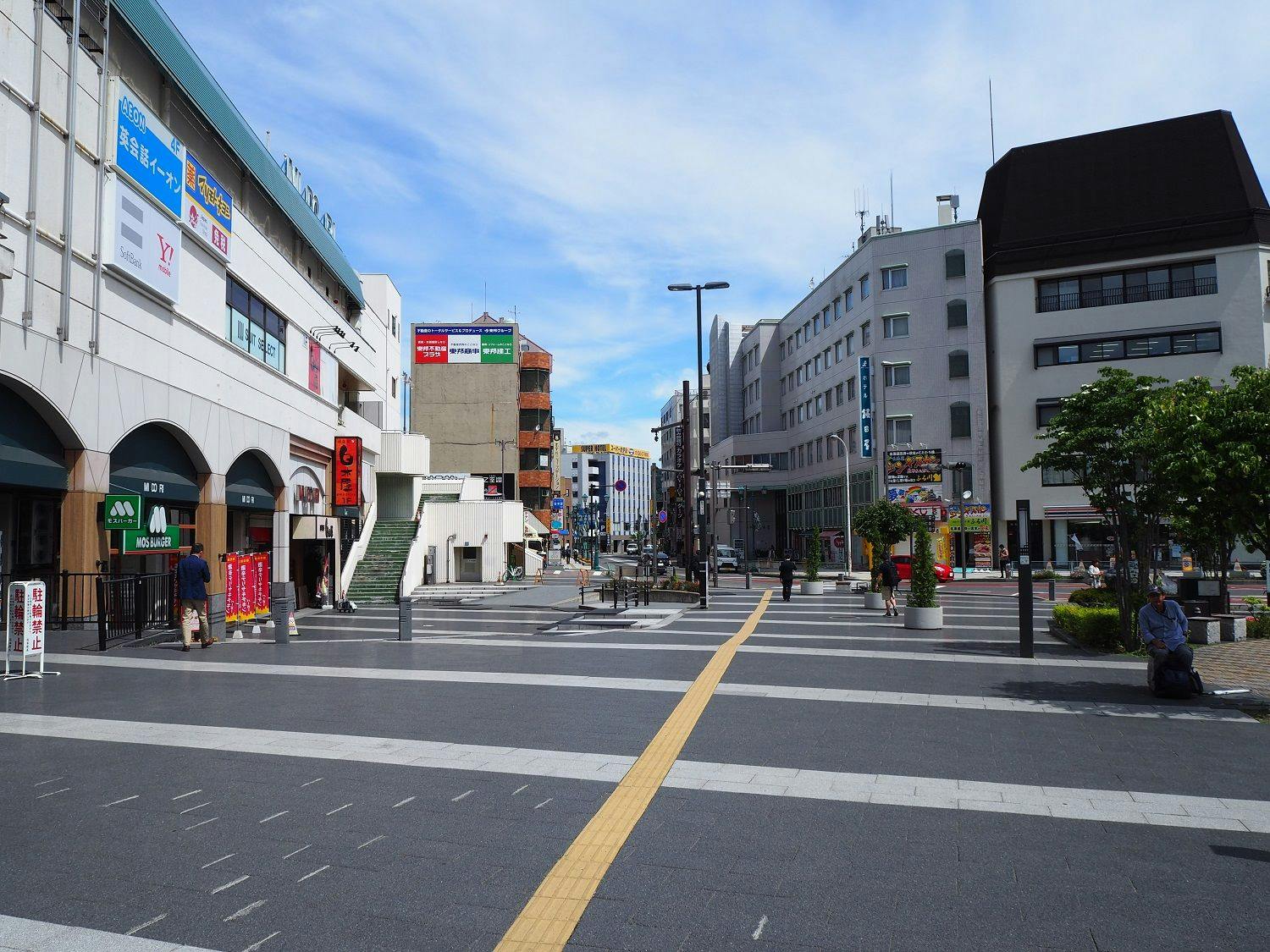 1.お城口を降り、左へ進みます。