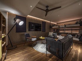 THE LIVELY 博多福岡