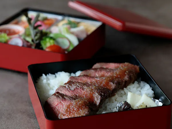 お部屋で楽しむ「ステーキ弁当」付プラン