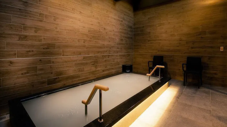 JR West Group Via Inn Prime Hiroshima Shinkansen Entrance <Autumn Leaves Hot Spring>