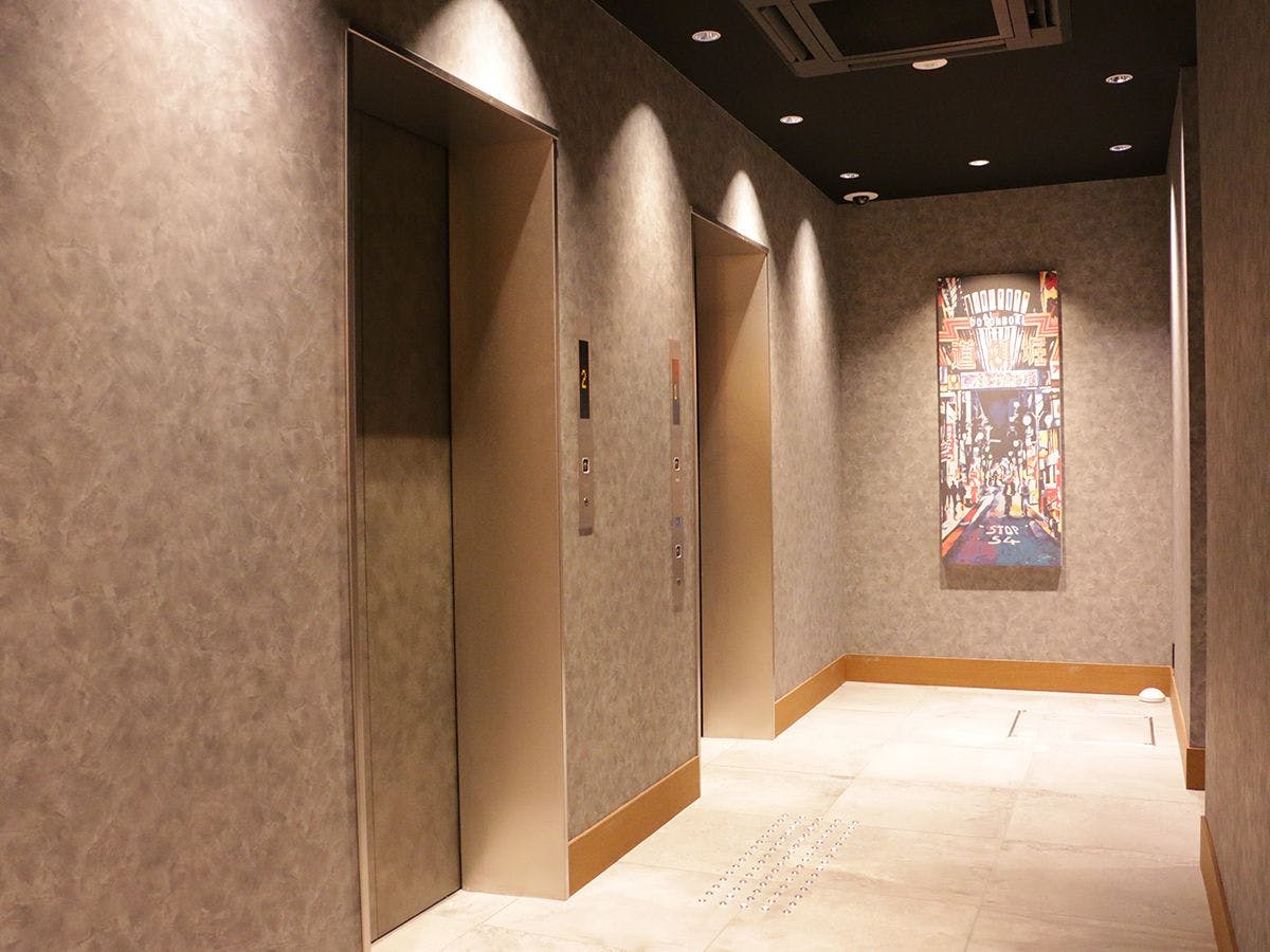 館内エレベーター（2基）