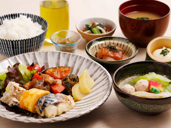 【朝食バイキング付】一日の始まりはおいしい朝食から 水炊き博多の食・郷土料理をメインとしたご朝食