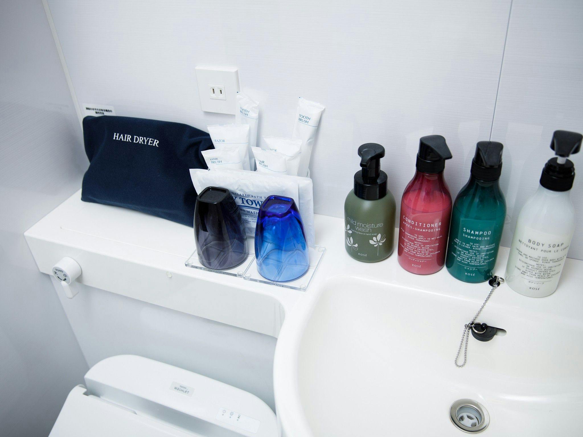 อ่างล้างหน้าในห้องพัก