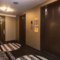 Lobi lif tingkat bilik tetamu