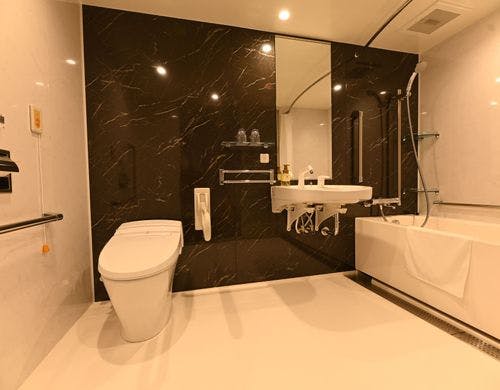 バリアフリールーム　バスルーム