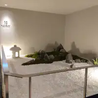 ห้องโถง EV, สวนเล็ก