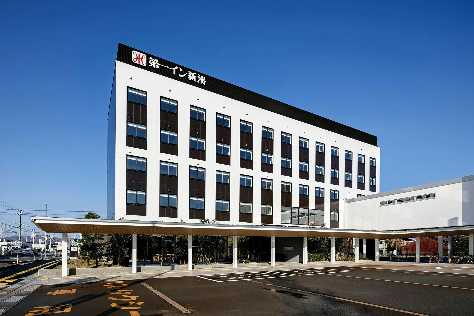 第一イン新湊外観