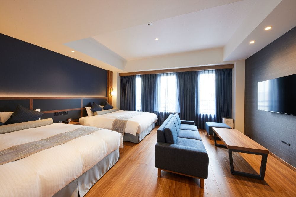 HOTEL SAILS