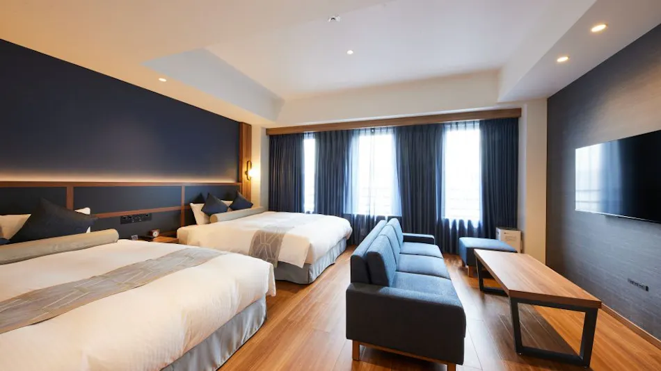 HOTEL SAILS