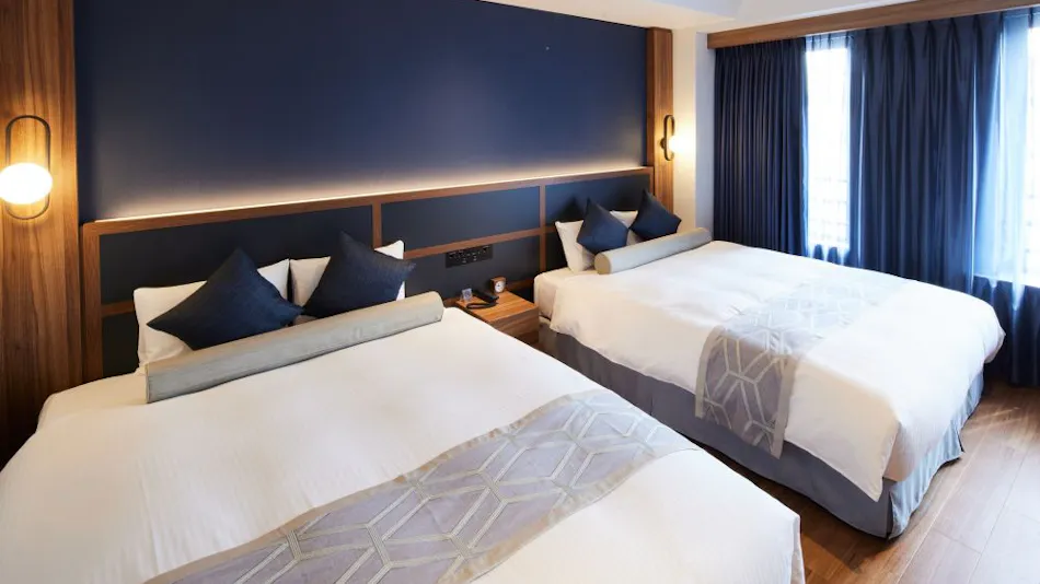 HOTEL SAILS