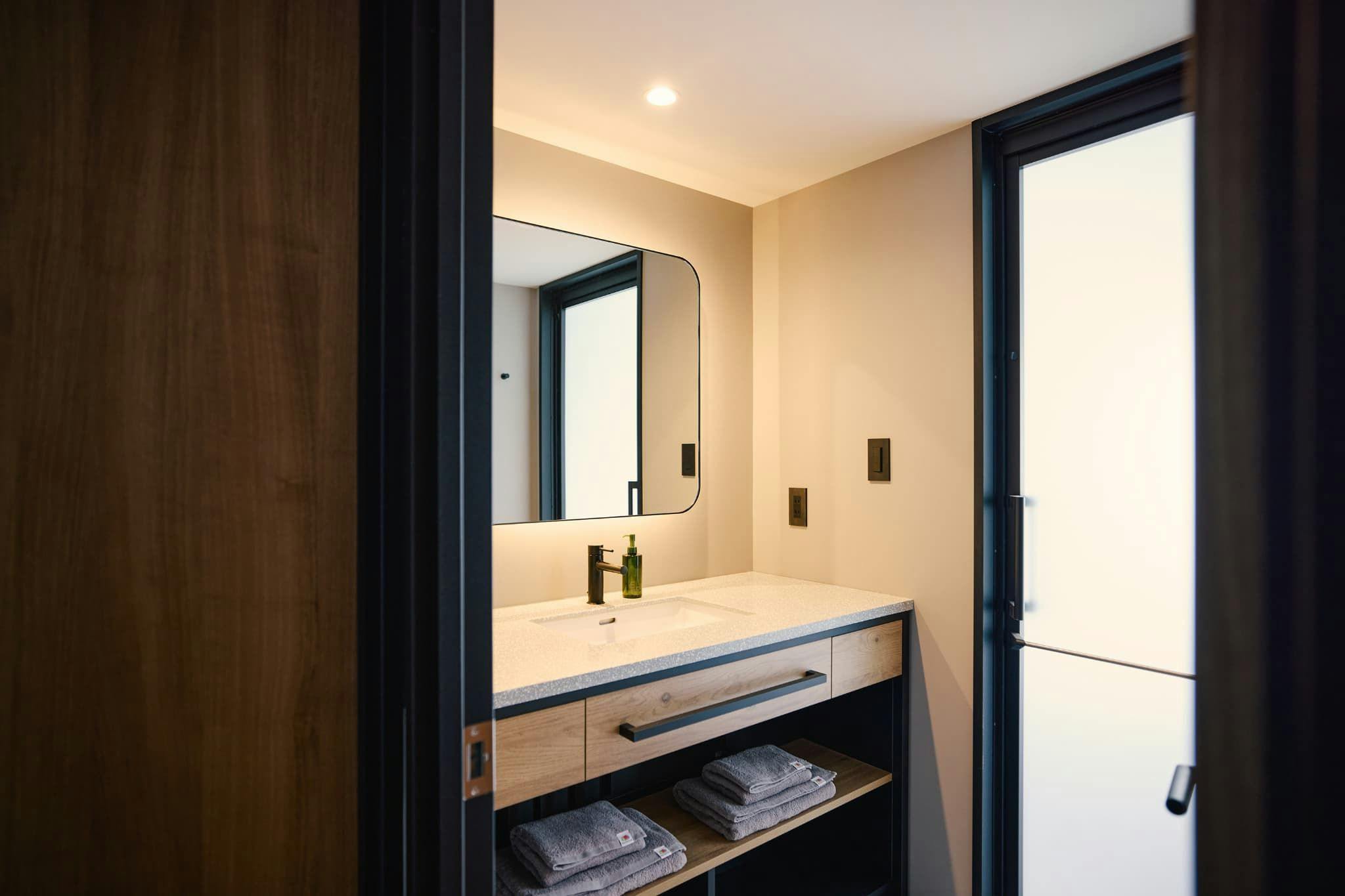 BASE LAYER HOTEL NAGOYANISHIKI