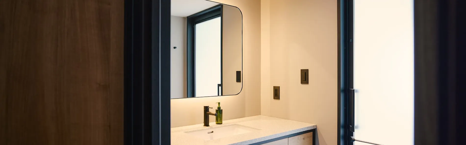 BASE LAYER HOTEL NAGOYANISHIKI