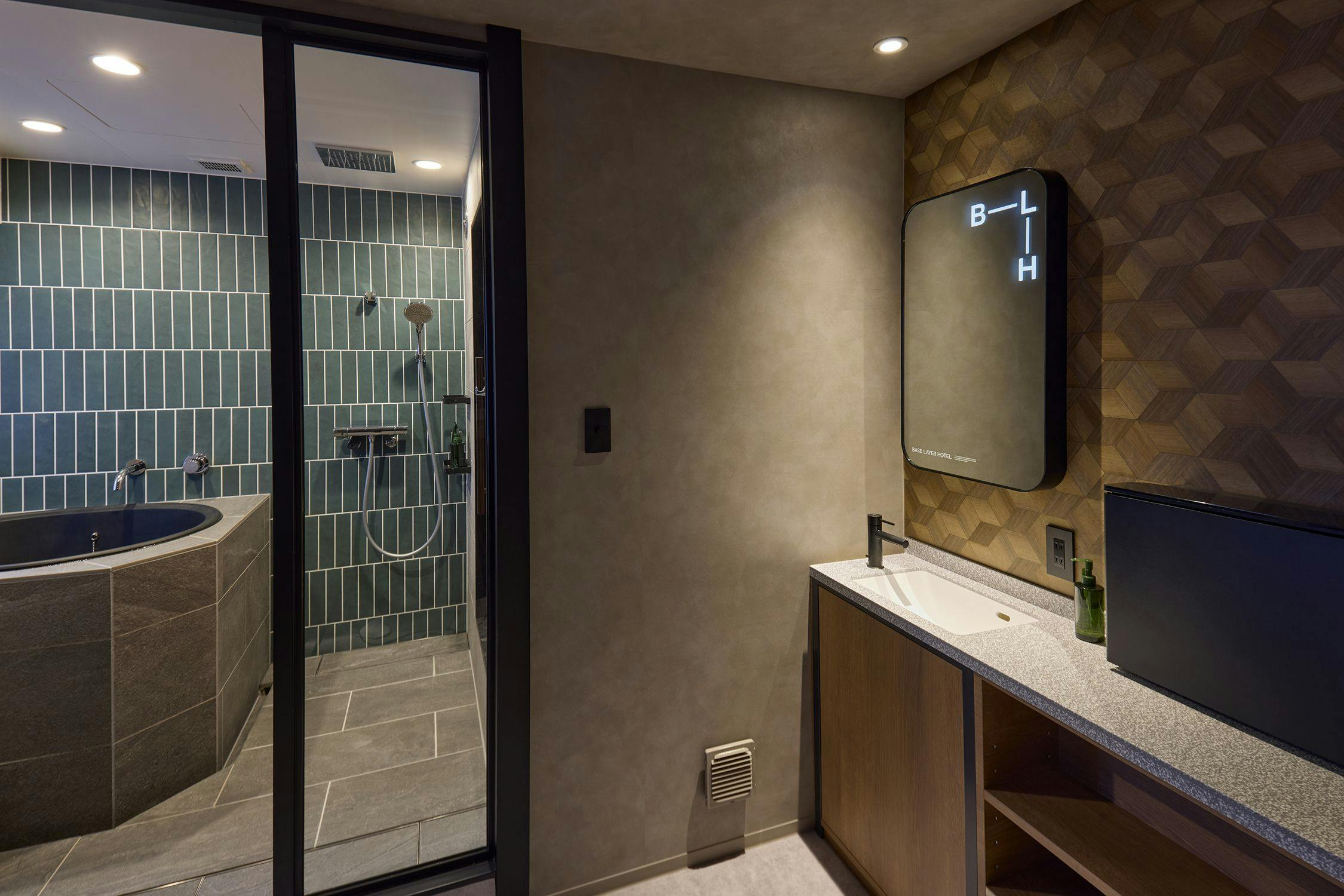 BASE LAYER HOTEL NAGOYANISHIKI