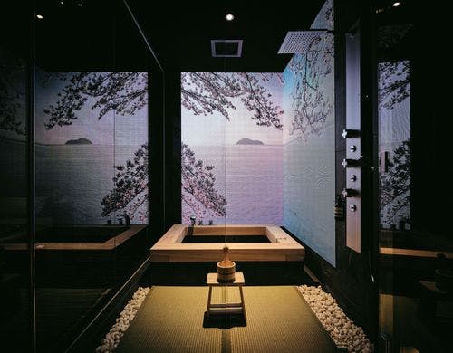 和モダンなバスルーム