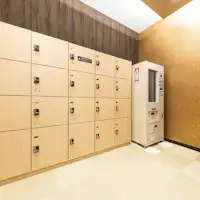 大浴殿脱衣場内白バラ牛乳自販機