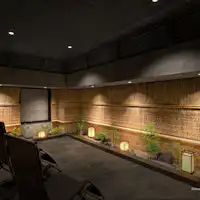 การพักผ่อนรับอากาศภายนอกบริเวณห้องอาบน้ำรวม (ภาพประกอบ)