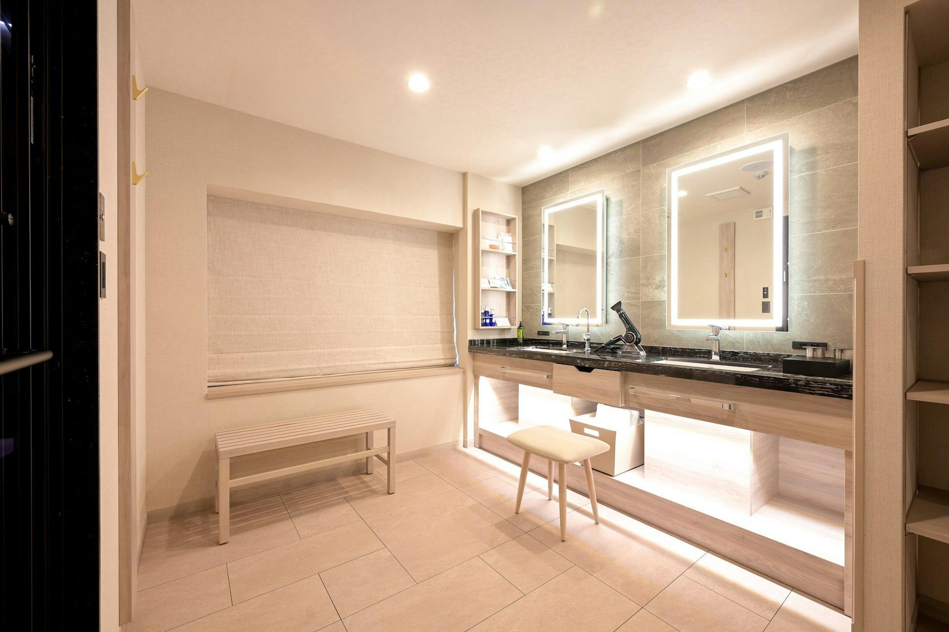 HOTEL みなと 新宿