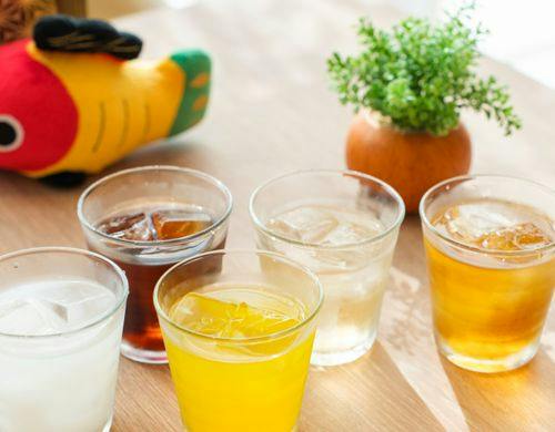ウェルカムカフェは1階レストランへどうぞ