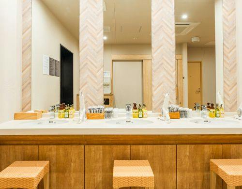 男性浴場の洗面