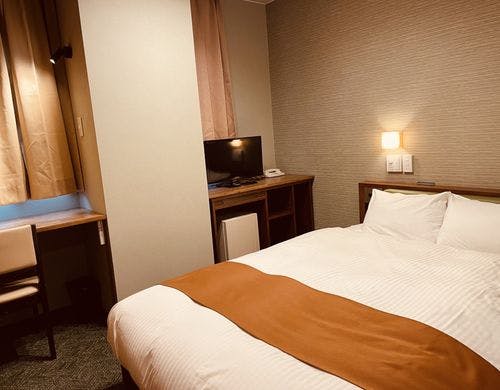 和モダンな雰囲気のシングルルーム