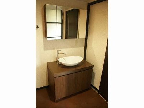 畳の香りが落ち着く和室