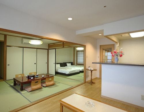 ハリウッドツインタイプの和室ベッドルーム