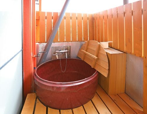 定員2～5名（3名からは布団）