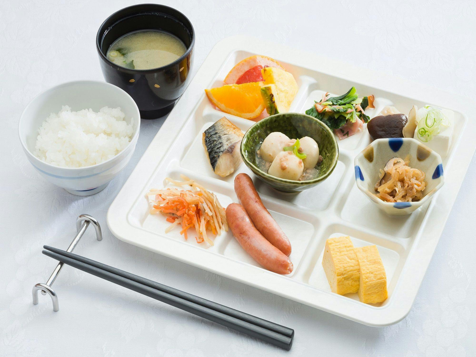 อาหารเช้า (ตัวอย่างการจัดอาหารแบบญี่ปุ่น)