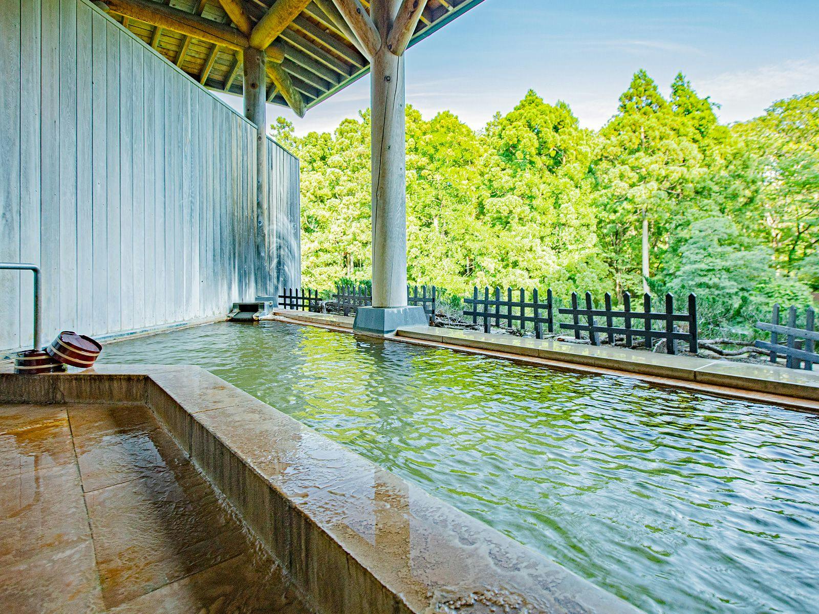 ชั้นใต้ดิน 1 ของ Shiomikan: "Jukai no Yu (อ่างอาบน้ำกลางแจ้ง)"