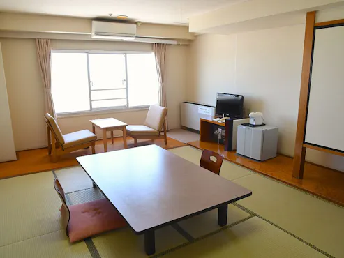 ห้องพักสไตล์ญี่ปุ่น 10 เสื่อทาทามิ พร้อมห้องน้ำและห้องสุขา