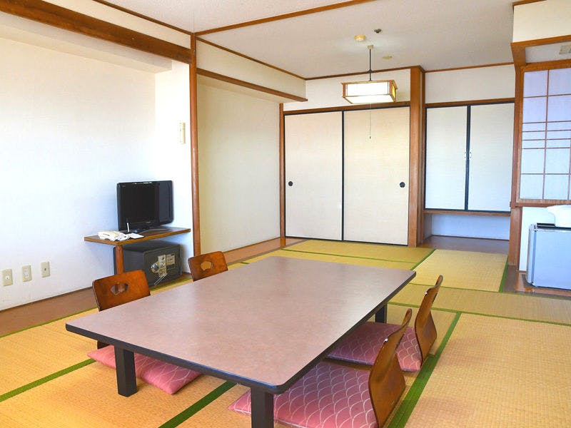 ห้องสไตล์ญี่ปุ่น 12 เสื่อทาทามิ พร้อมห้องน้ำ