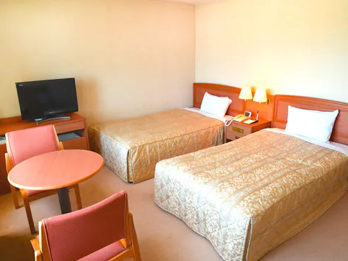 ห้องพักแบบเตียงคู่สไตล์ตะวันตกพร้อมห้องน้ำและห้องสุขา (23 ตร.ม., 2 เตียง)