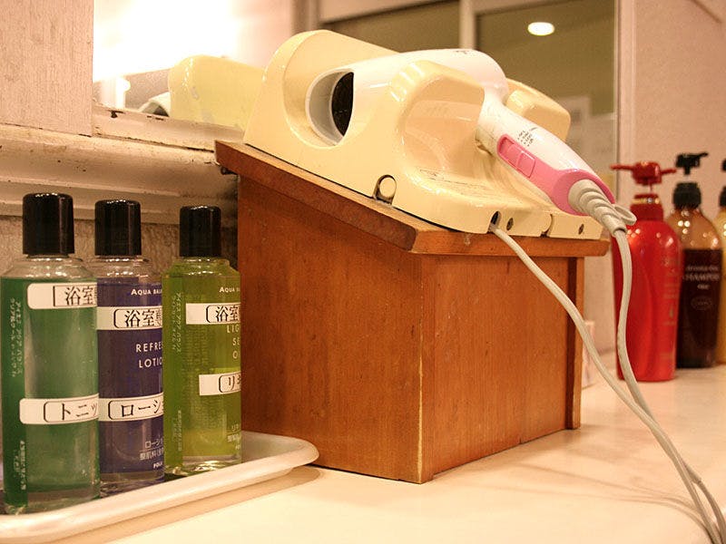 ■ สิ่งอำนวยความสะดวกในห้องอาบน้ำรวม