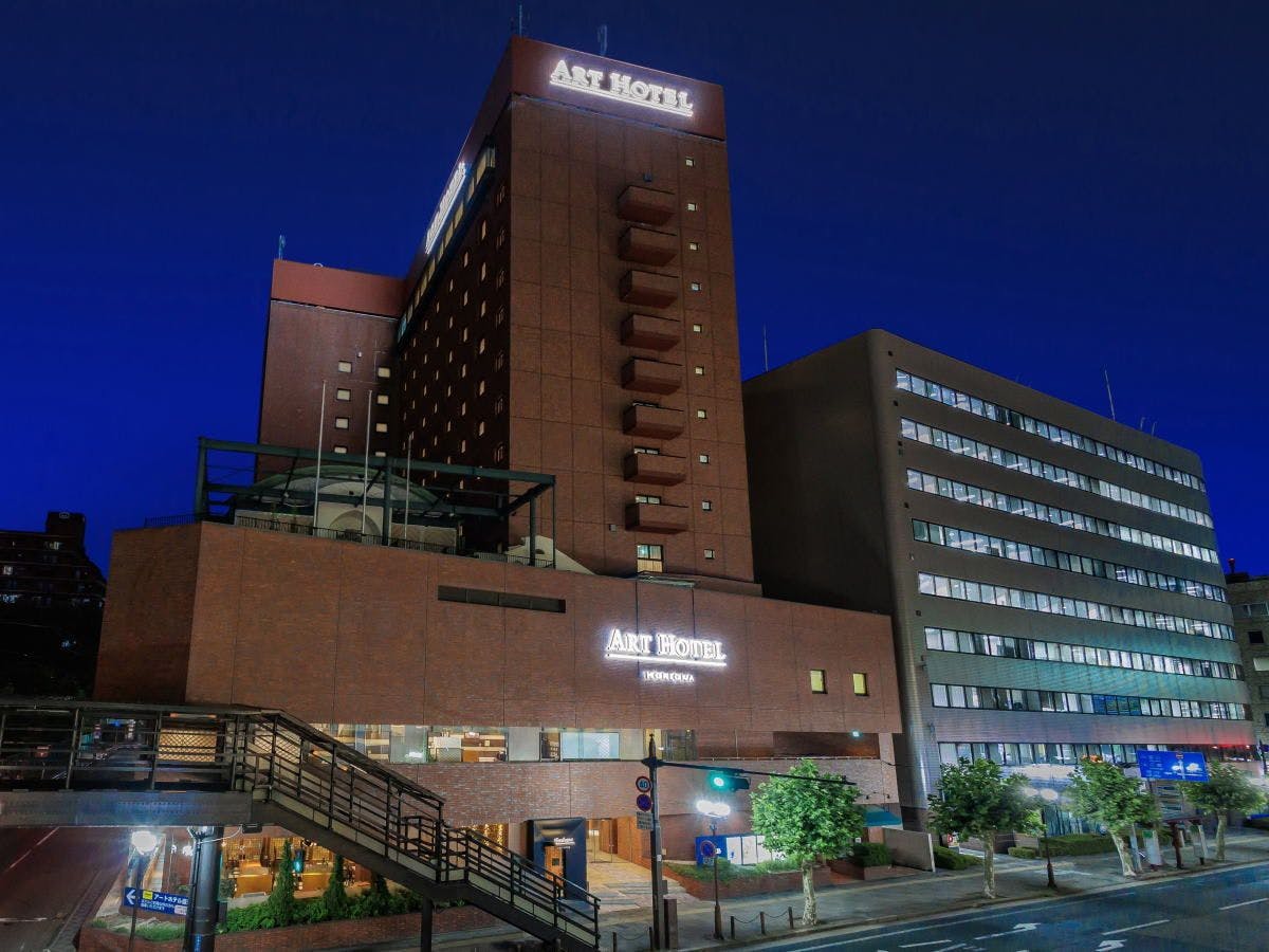 Eksterior (malam hari)