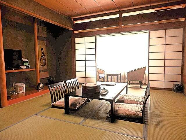 ห้องสไตล์ญี่ปุ่นที่มีบรรยากาศเงียบสงบ
