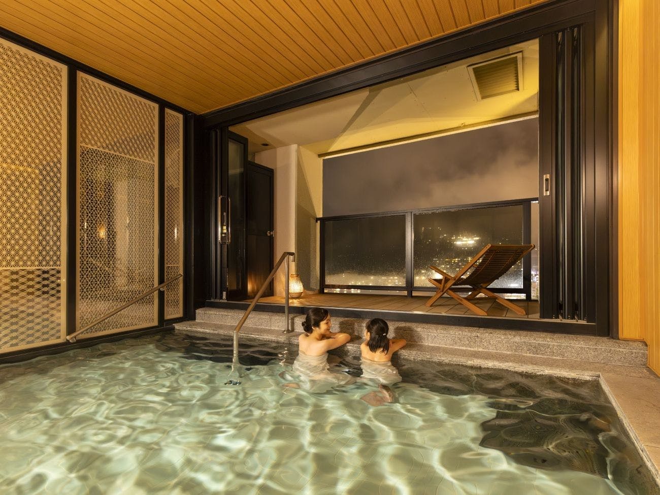 ออนเซ็นกลางแจ้ง ซาอิโนะยุ (สำหรับผู้หญิง)