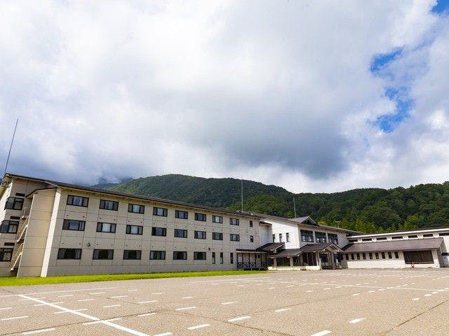 ภายนอกของคิวคามูระ มโยโกะ