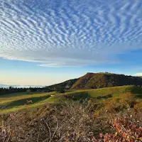 가을 하늘과 하기타로 산