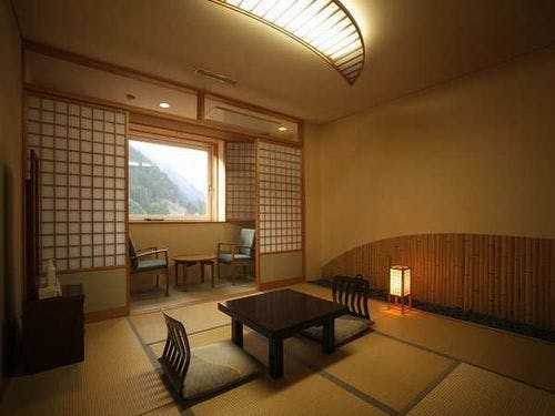 畳の香りが心地よい和室です。