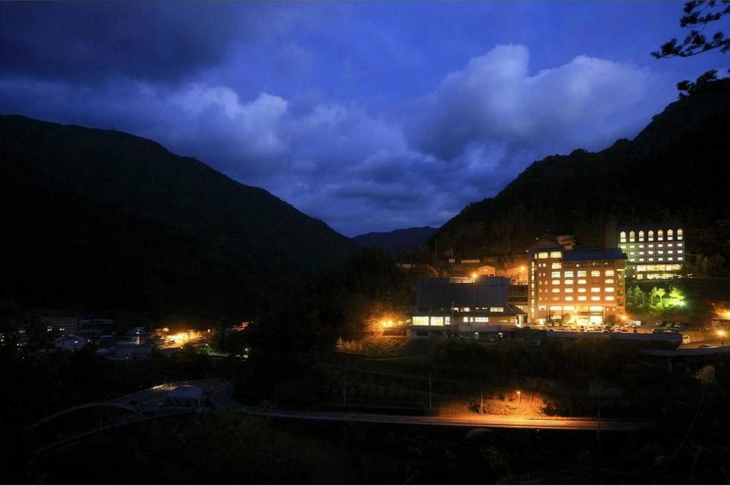 祖谷渓温泉ホテル秘境の湯 宿泊予約なら 【Yahoo!トラベル】