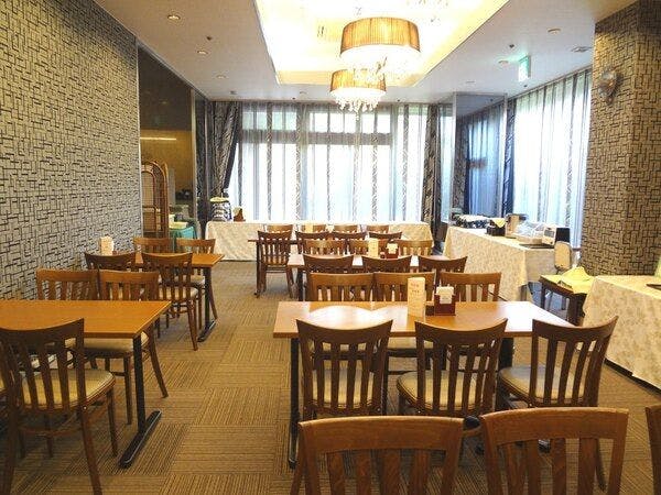 【สถานที่รับประทานอาหาร: คาเฟ่เลานจ์ ชั้น 1】