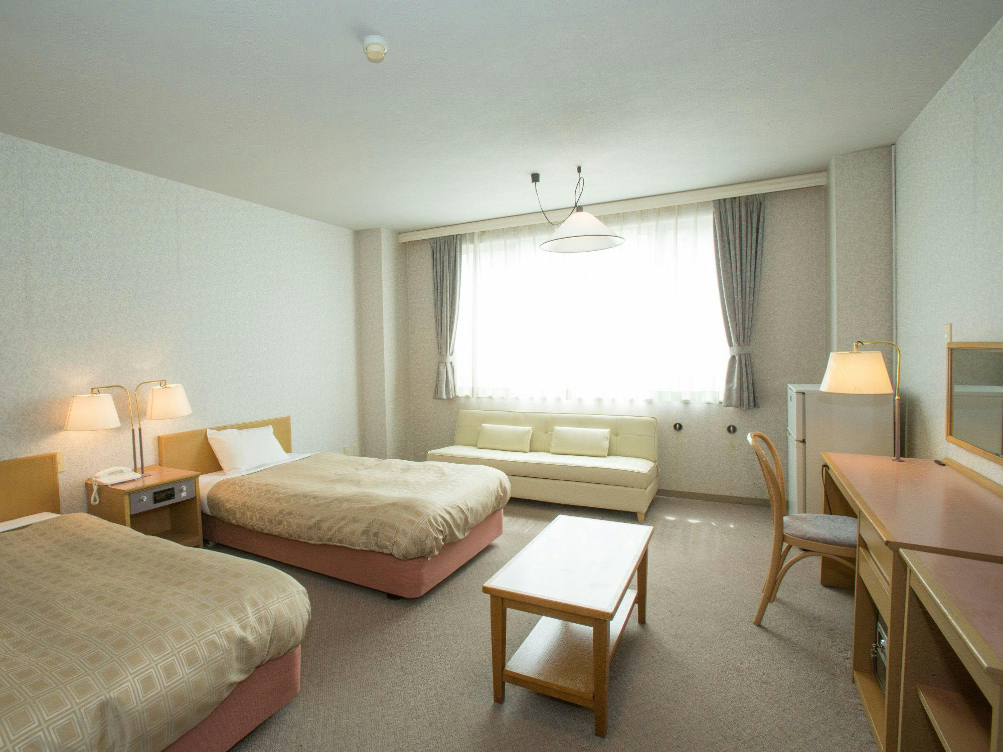 Contoh kamar bergaya Barat (tanpa kamar mandi)