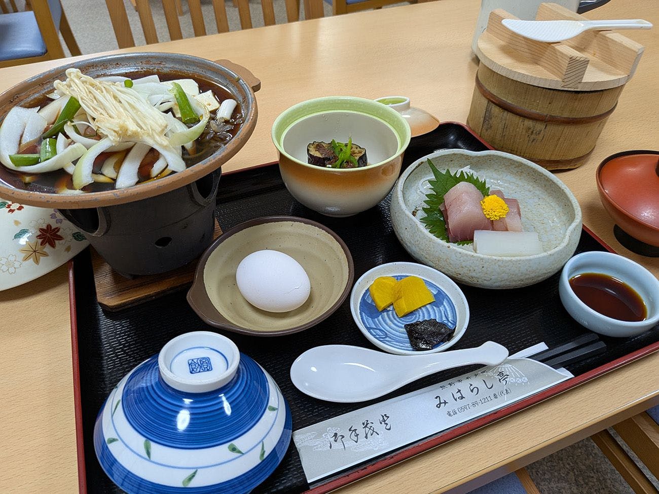 家庭溫馨且親切的晚餐（圖片）