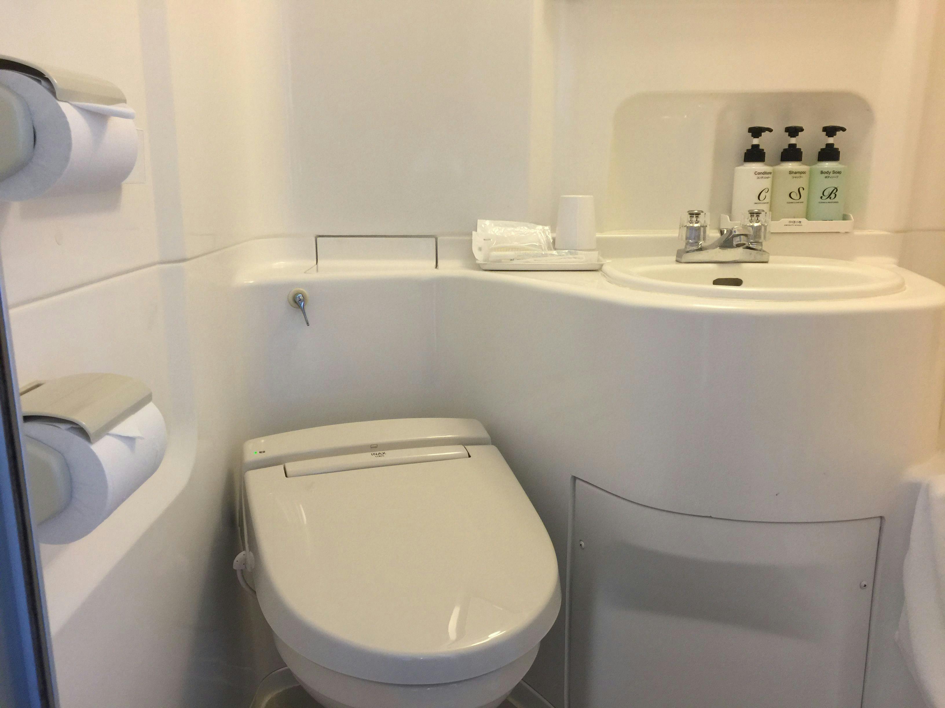 ห้องน้ำในห้องพัก