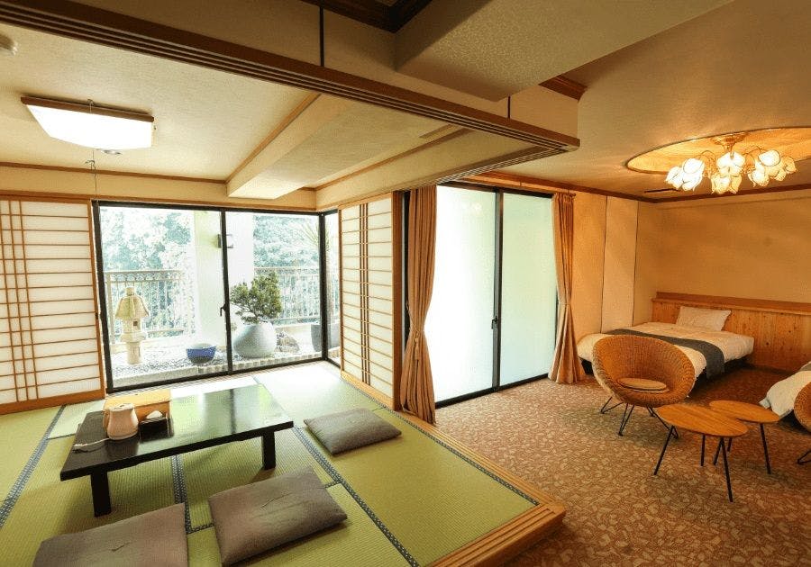 최상층 특별실 (일본식 및 서양식 객실)