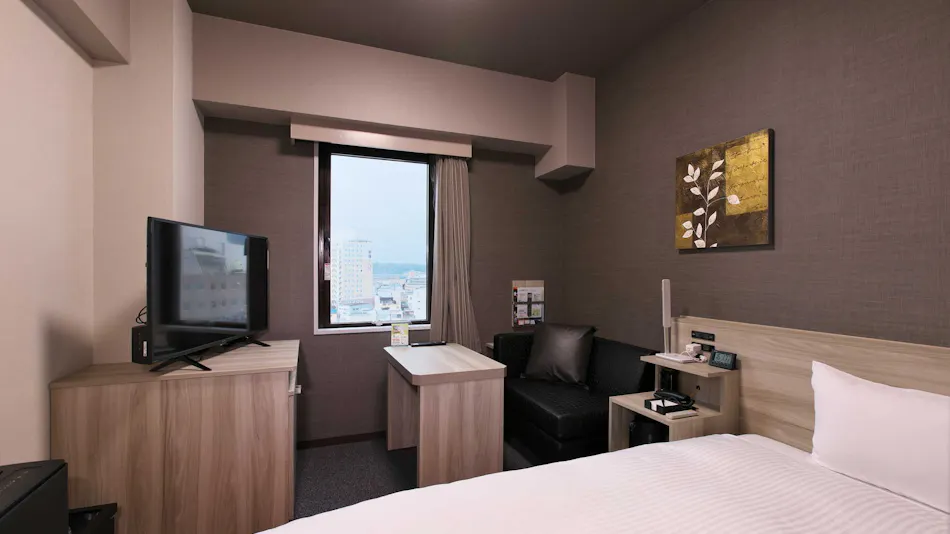 Hotel Route-Inn Toyama Ekimae