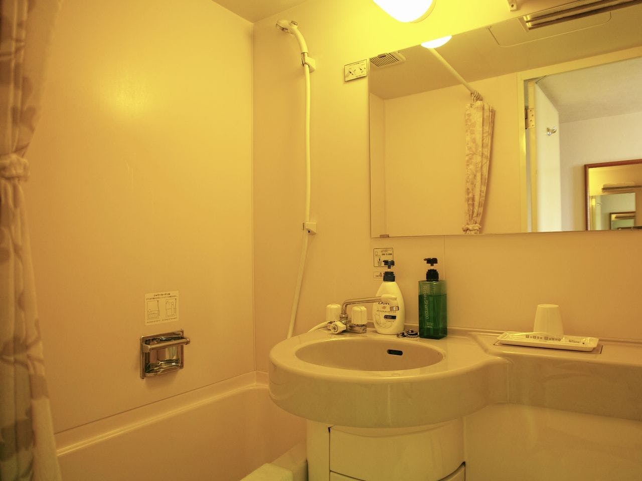 ห้องพักสำหรับสุภาพสตรี - ห้องน้ำ